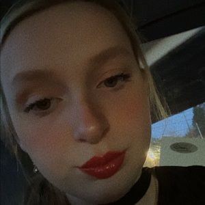 Meet your Posher, Natasha